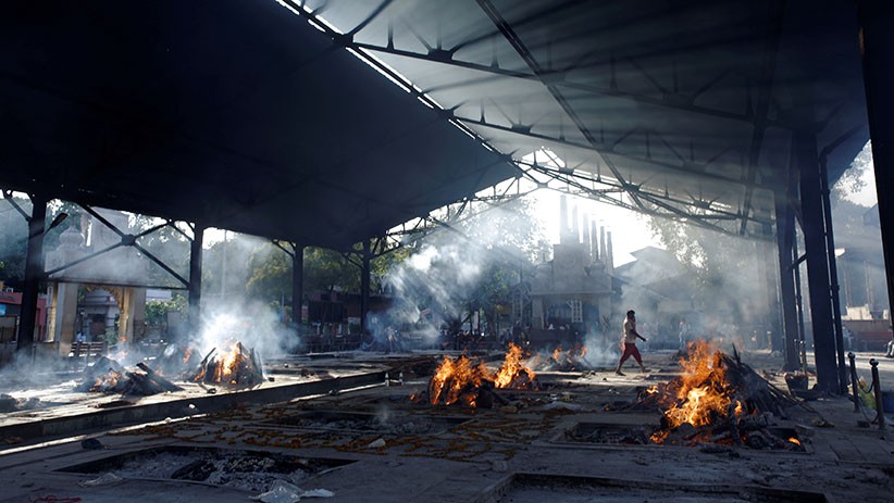 Covid-19 Membuat Lahan Kosong di India Berubah Jadi Tempat Pembakaran Mayat - Bagian 3