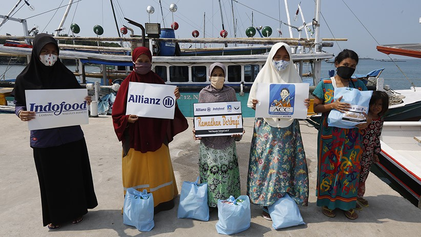 Jurnalis Peduli Salurkan Bantuan Sembako untuk Warga Terdampak Pandemi - Bagian 1