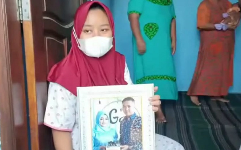 Baru Melahirkan, Istri Sertu Ardiansyah Yakin Semua Awak KRI Nanggala 402 Selamat