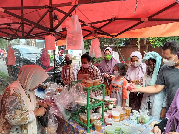 Berkah Bulan Ramadhan, Pedagang Mendadak Jual Takjil untuk Penuhi Kebutuhan Hidup
