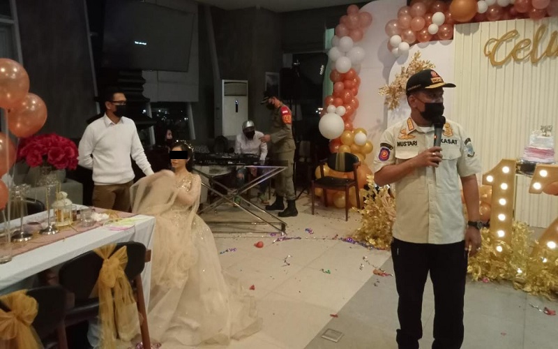 title Rayakan Pesta Ulang Tahun, Puluhan Pelajar Jambi Asyik Dugem di Hotel Berbintang Rayakan Pesta Ulang Tahun, Puluhan Pelajar Jambi Asyik Dugem di Hotel Berbintang