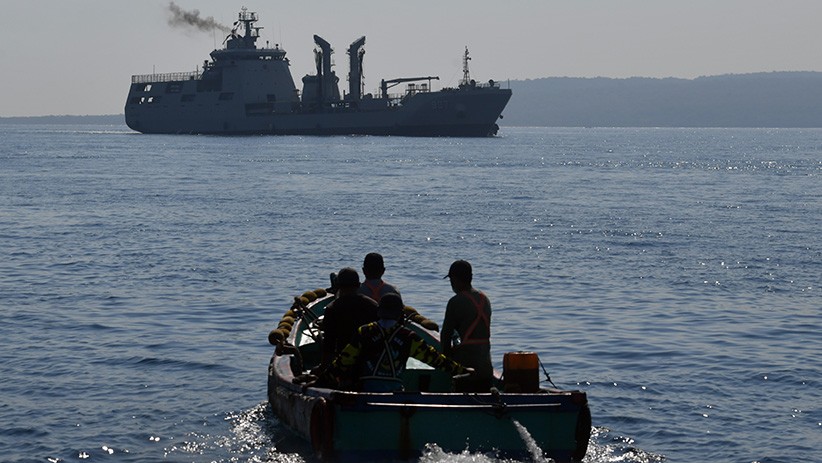 Melihat Aktivitas Evakuasi KRI Nanggala 402 dari Dermaga Lanal Banyuwangi - Bagian 1