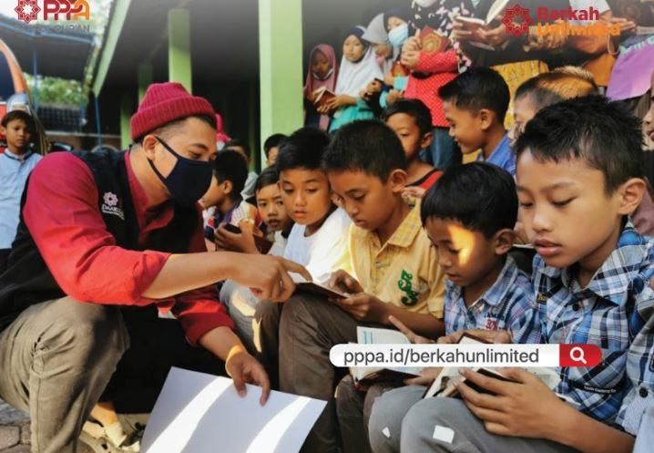 title Berbagi Mushaf Al-Qur’an di TPA Nurul Huda Gemolong Sragen Berbagi Mushaf Al-Qur’an di TPA Nurul Huda Gemolong Sragen