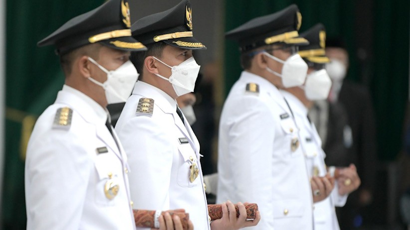 Gubernur Jawa Barat Ridwan Kamil Lantik Dua Kepala Daerah - Bagian 2