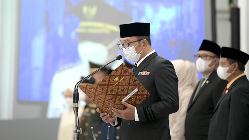 Gubernur Jawa Barat Ridwan Kamil Lantik Dua Kepala Daerah - Bagian 3
