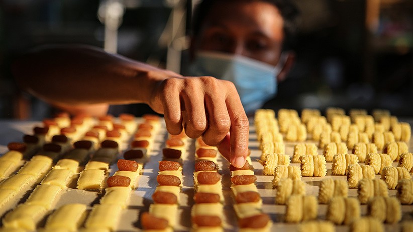 Pesanan Kue Kering Mulai Meningkat Jelang Lebaran - Bagian 1