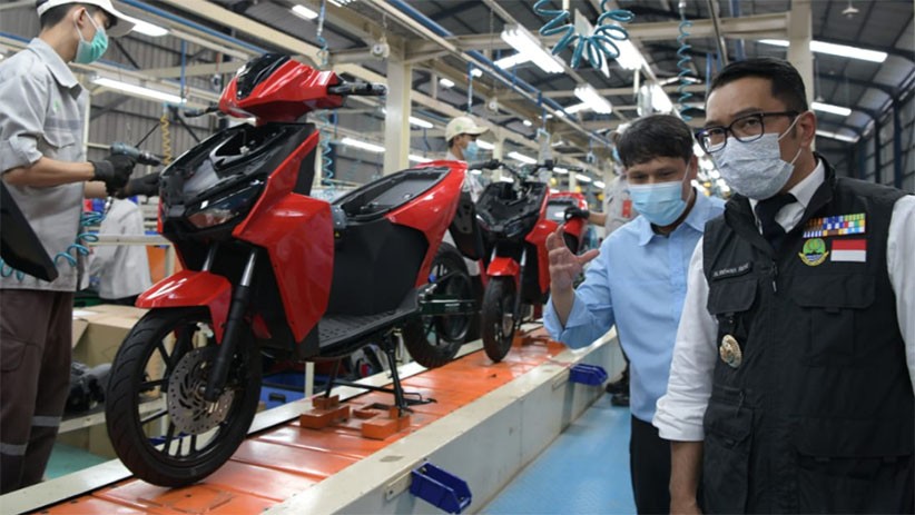 Kang Emil Minta Desain Kendaraan Listrik Disesuaikan Kebutuhan Masyarakat - Bagian 1