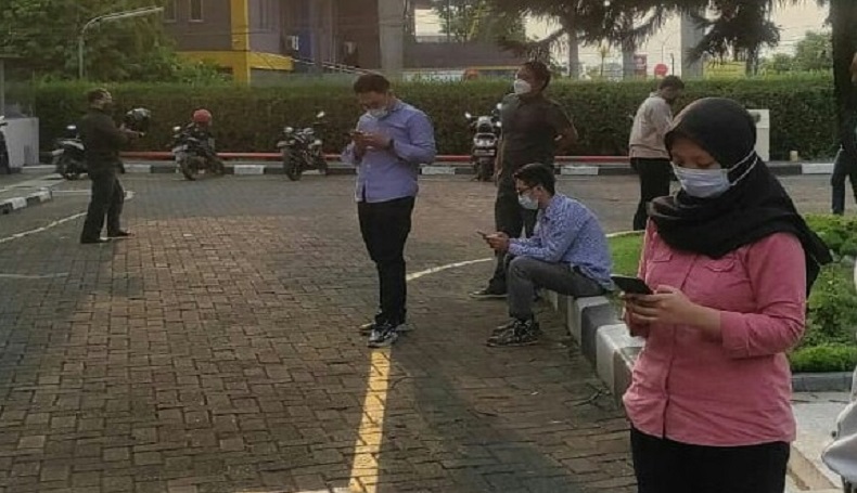 Gempa Magnitudo 5.6, Karyawan di KBB Panik Selamatkan Diri Keluar Gedung