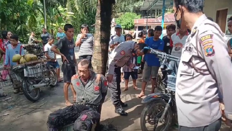 Geram, Warga Asahan Ikat Pencuri Pinang di Pohon