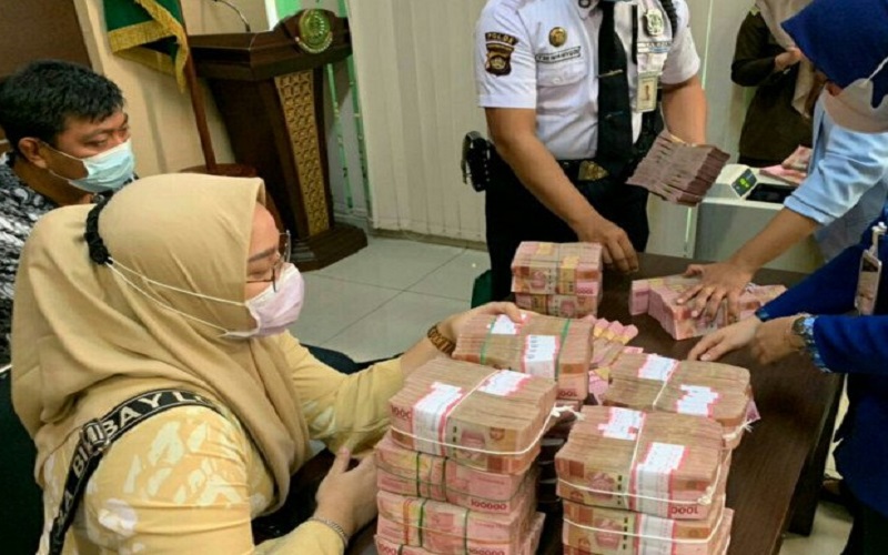 Tersangka Korupsi di Ogan Ilir Kembalikan Kerugian Negara, Ini Tumpukan Uangnya 