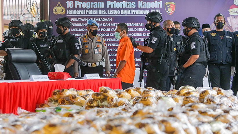 Menkeu, Kapolri dan Kepala BNN Pamer 2,5 Ton Sabu Sitaan Senilai Rp1,5 Triliun - Bagian 3