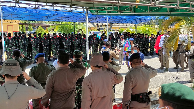 Komandan Brimob Pimpin Upacara Pemberangkatan Jenazah Bharatu Anumerta Komang