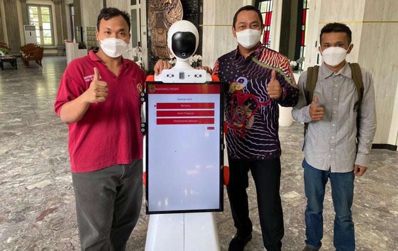 Robot Canggih Ini Disiapkan Jadi Penerima Tamu di Kantor Wali Kota Semarang  