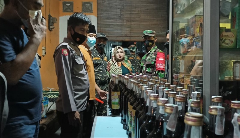 Jual Miras, Kios Jamu di Gresik Ini Digerebek Aparat Gabungan 