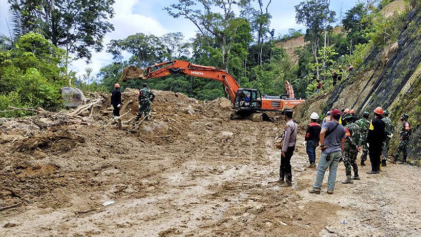 Tim SAR Gabungan Evakuasi Korban Tewas Longsor di PLTA Batang Toru - Bagian 2