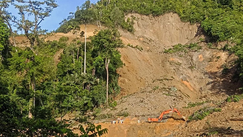 Tim SAR Gabungan Evakuasi Korban Tewas Longsor di PLTA Batang Toru - Bagian 3