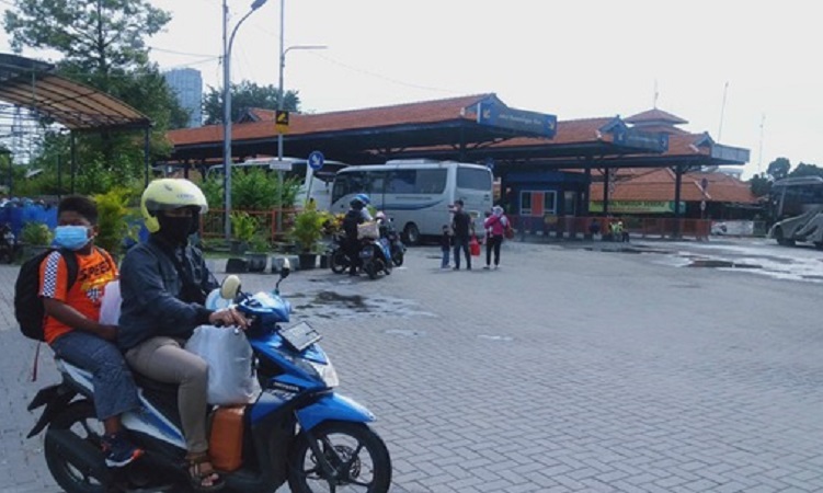 Mendekati Lebaran, Terminal Purabaya Bungurasih Masih Sepi Penumpang