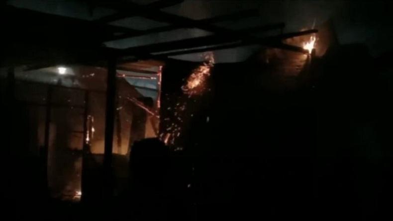 Pemuda di Medan Bikin Heboh Bakar Rumahnya Sendiri, Diduga Gangguan Jiwa