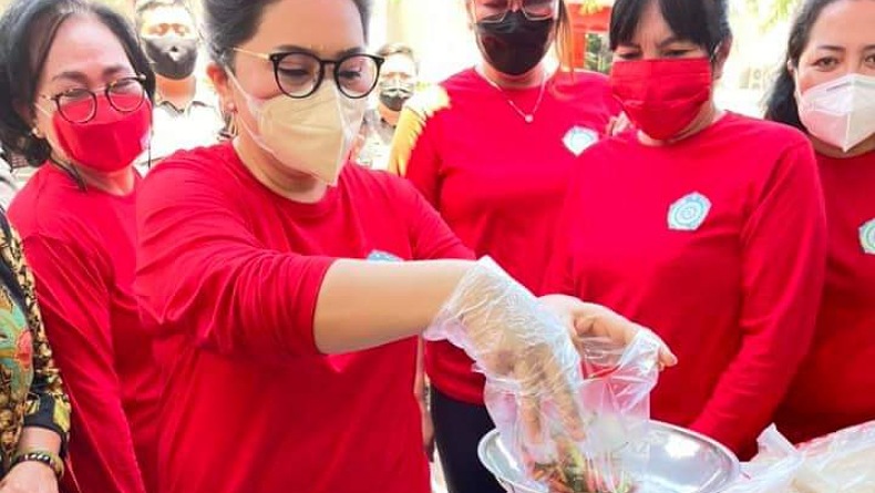 Ringankan Beban Warga Jelang Lebaran, PKK Sulut Buka Pasar Murah 