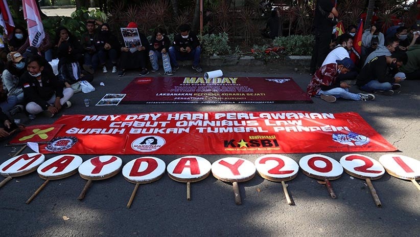 Poster Marsinah dan Semaoen Warnai Aksi May Day di Surabaya - Bagian 3