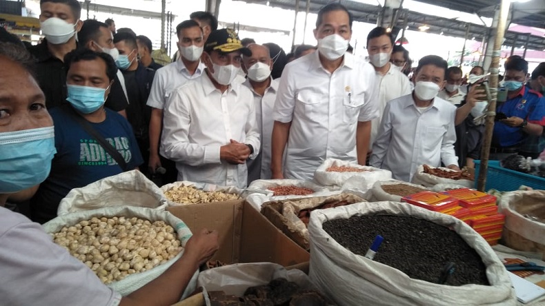 Mendag Muhammad Lutfi Janji Benahi Pasar Belawan ke Wali Kota Bobby Nasution