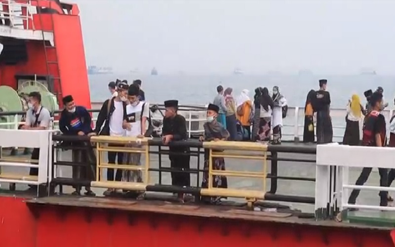 Pelabuhan Merak Banten Mulai Dipadati Penumpang