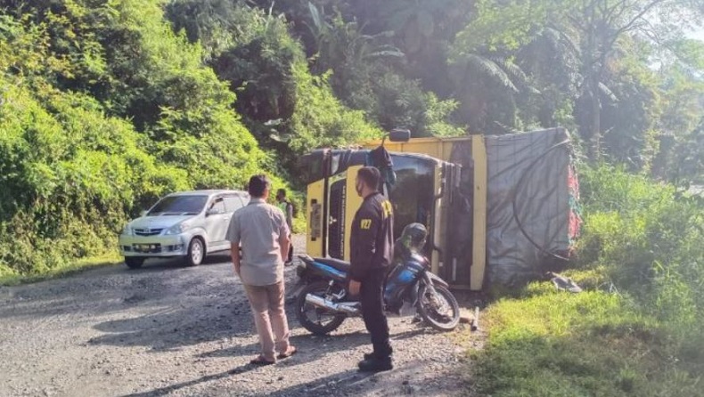 Kecelakaan Tunggal, Truk Tergelincir dan Terbalik di Bener Meriah