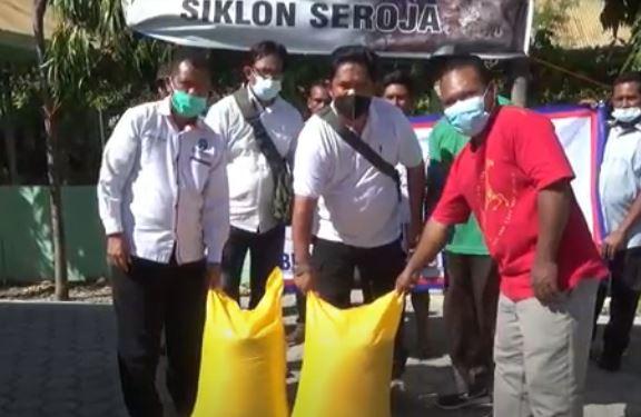 title Gerkindo Sumbang 1 Ton Beras bagi Warga Korban Badai Seroja di NTT Gerkindo Sumbang 1 Ton Beras bagi Warga Korban Badai Seroja di NTT