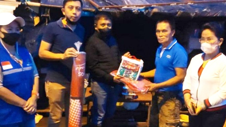 Korban Bencana Banjir dan Longsor di 4 Kelurahan Mitra Terima Bantuan