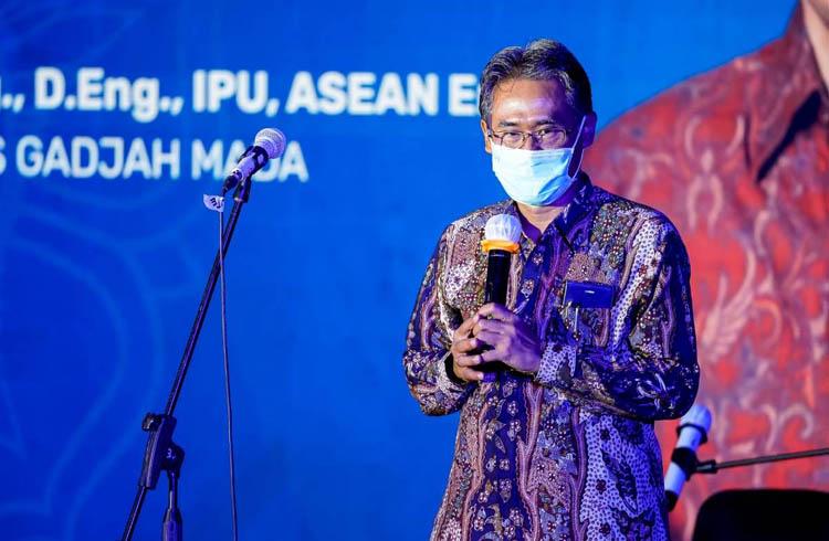 Rektor UGM Panut Mulyono Dikukuhkan Jadi Ketua FRI Periode 2021-2022