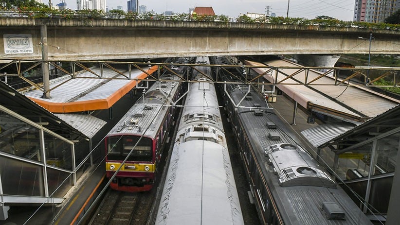Suasana Stasiun Pasar Tanah Abang Ditutup untuk Menghindari Kerumunan - Bagian 3