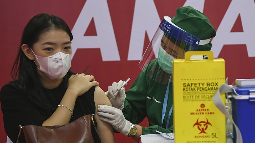 2.000 Pedagang Thamrin City Disuntik Vaksin Covid-19 - Bagian 1