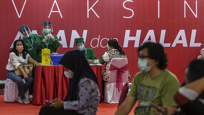 2.000 Pedagang Thamrin City Disuntik Vaksin Covid-19 - Bagian 2