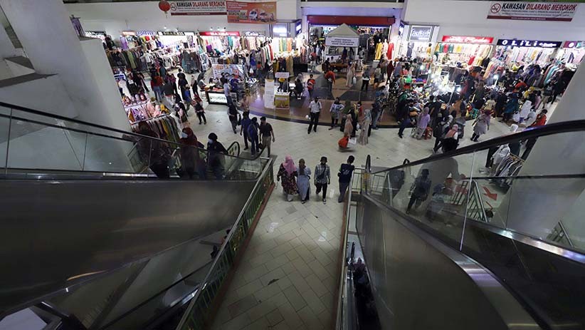 Sempat Membeludak, Begini Penampakan Pasar Tanah Abang Senin Siang - Bagian 4