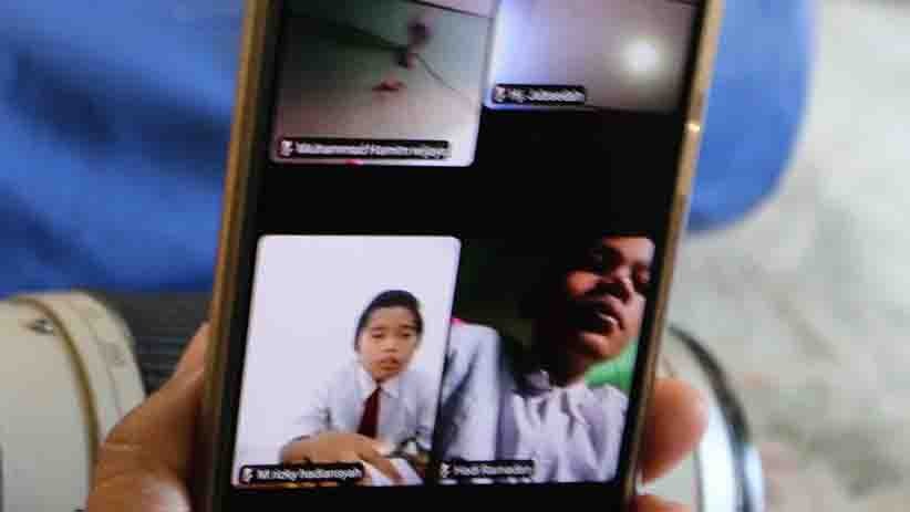 Potret Pelajar Kepulauan Seribu Pinjam Ponsel Sekolah untuk Ujian Online - Bagian 5