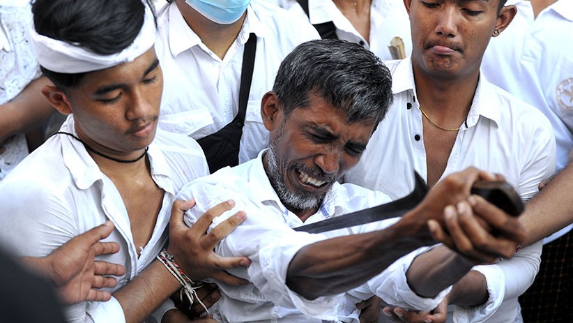 Tradisi Ngerebong Umat Hindu Bali - Bagian 2