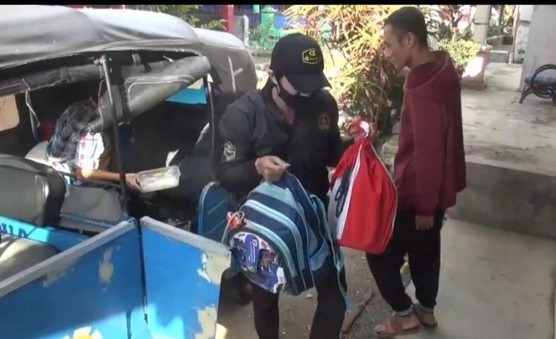 Sekeluarga Ini Mudik dengan Bajaj yang Disewa Rp70.000, Tempuh Jakarta-Tegal 12 Jam