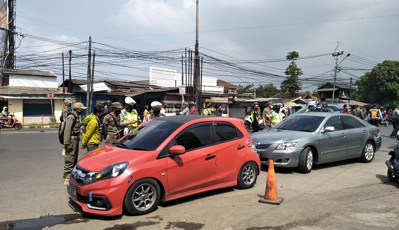 Kasus Covid-19 Meledak di Bandung Raya, 4 Pos Penyekatan Didirikan di Gerbang Tol