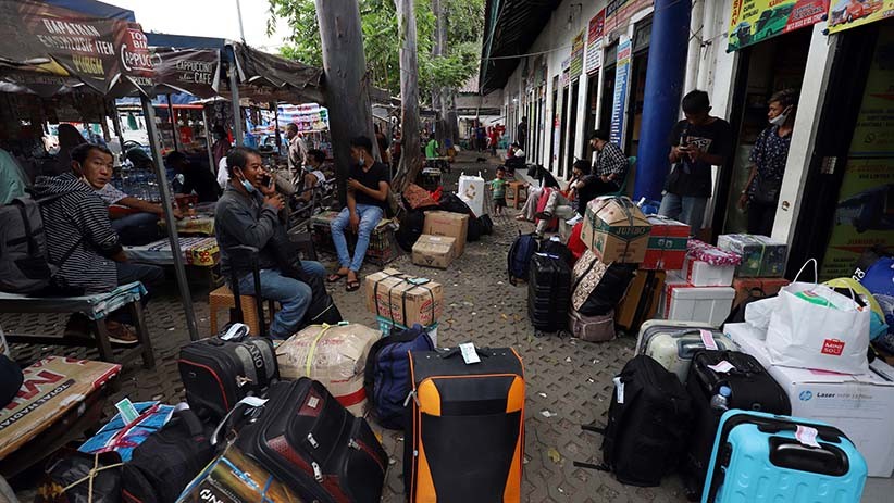 Pemudik Padati Terminal  Poris Plawad Tangerang - Bagian 4