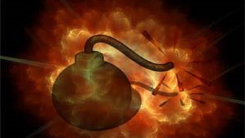 Bom Parsel Meledak, 5 Orang Tewas