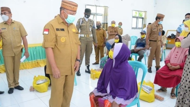 1.208 Keluarga Penerima Manfaat Terima Bantuan Pangan Pemprov Gorontalo