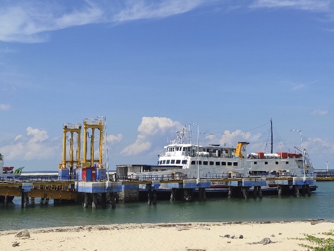 H-2 Pelarangan mudik, Pelabuhan Tanjung Kalian Kebanjiran penumpang   