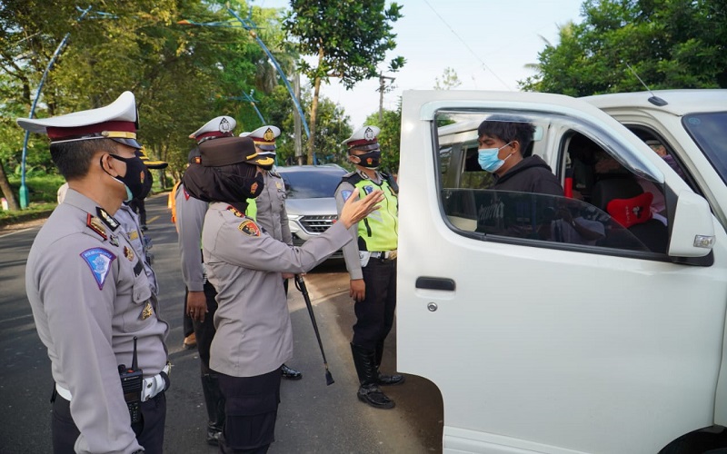 Sekat Pemudik di Perbatasan Jabar-Jateng, Polres Banjar Putar Balik 4 Kendaraan