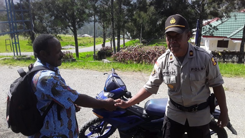 Diteror dan Diancam Ditembak KKB, Warga Ilaga Tak Gentar karena TNI-Polri Siaga