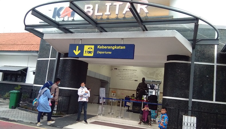 title KA Jarak Jauh Stasiun Kota Blitar Tetap Beroperasi, tapi Bukan untuk Pemudik KA Jarak Jauh Stasiun Kota Blitar Tetap Beroperasi, tapi Bukan untuk Pemudik