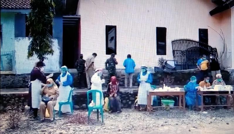 Jenguk Bayi, 18 Orang Positif Covid-19, Ratusan Warga Satu Desa Jalani Swab Massal