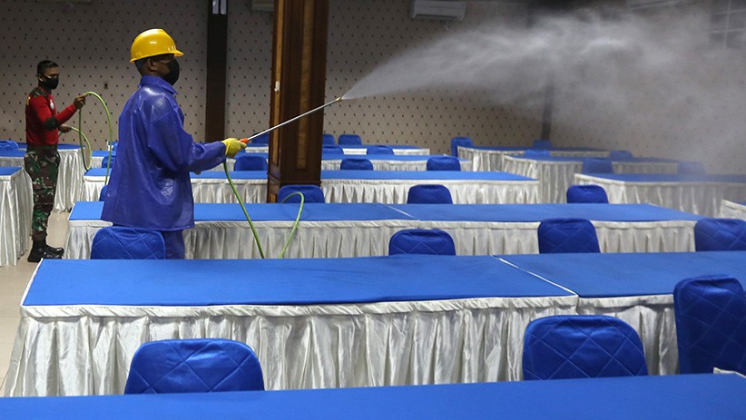 Kodam Iskandar Muda Semprot Cairan Disinfektan Ruang Publik dan Rumah Ibadah - Bagian 2