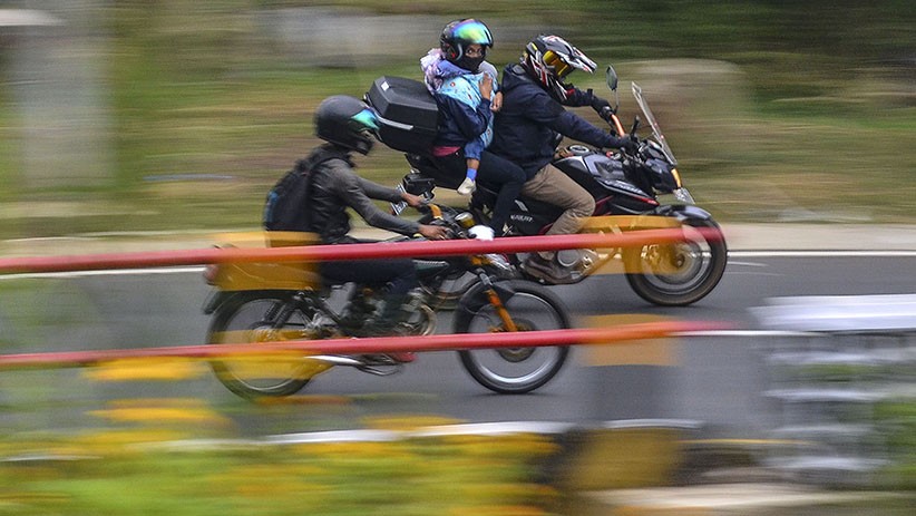Jelang Larangan Mudik, Lalu Lintas Jalur Selatan Ramai Lancar - Bagian 2