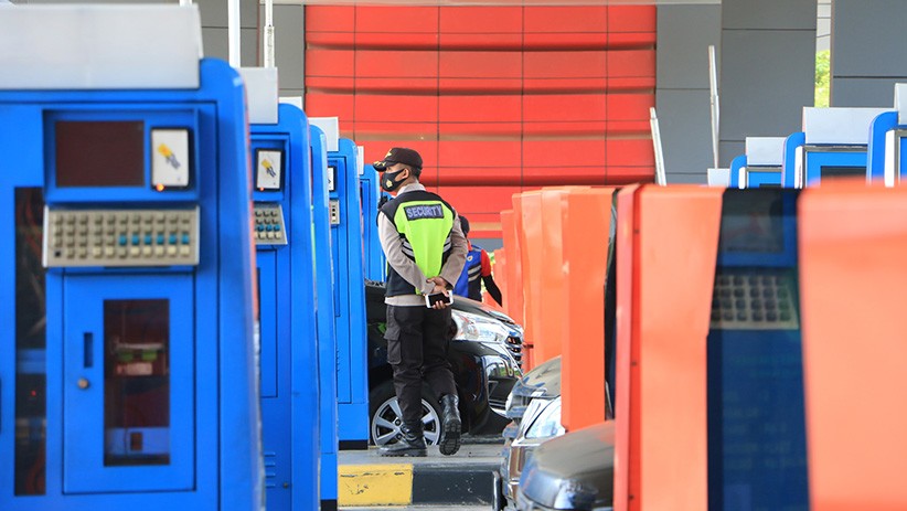 Begini Persiapan Penyekatan Pemudik di Gerbang Tol Kalikangkung Semarang - Bagian 3