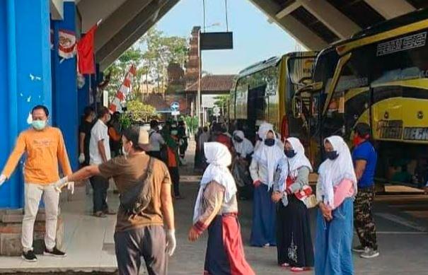 H-1 Penyekatan, Ribuan Pemudik Tinggalkan Bali lewat Terminal Mengwi